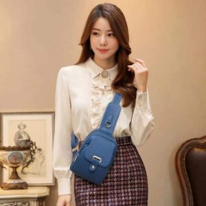 Marineblaue Bauchtasche aus Leder