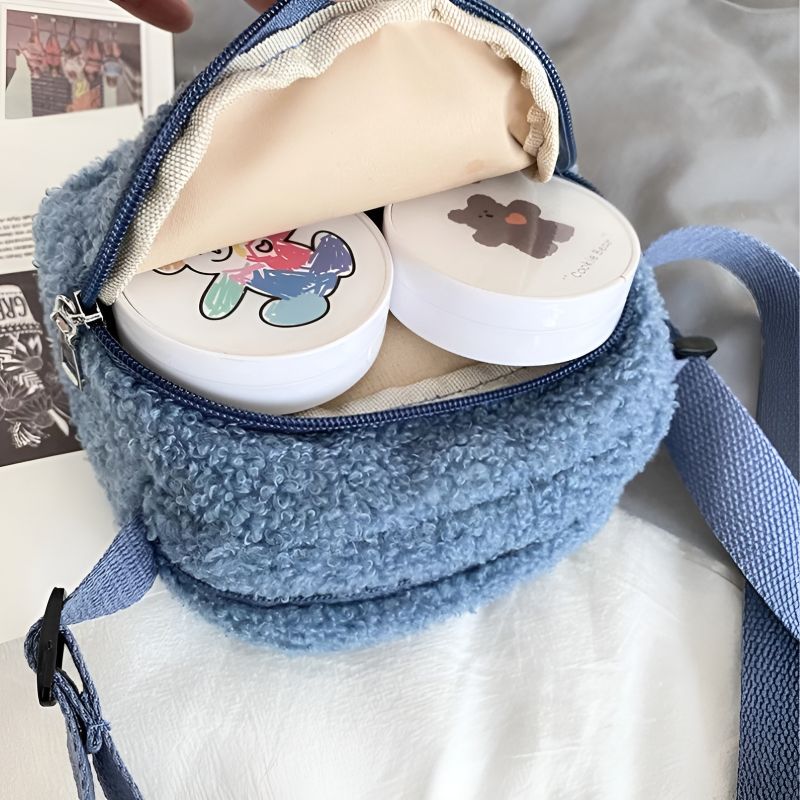 Quadratische Bauchtasche für Damen Innenansicht