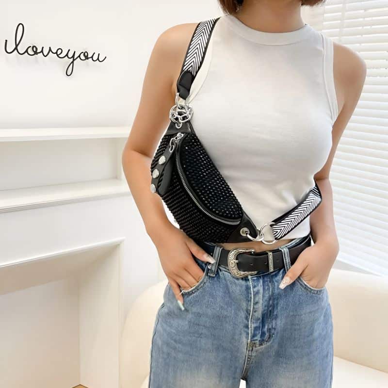 Bauchtasche für Damen aus glänzendem schwarzem Leder