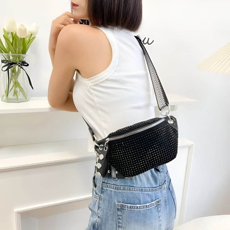 Bauchtasche für Damen aus glänzendem Leder – Bild 3