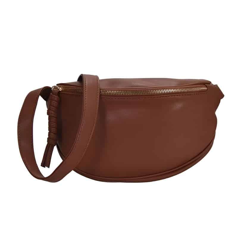 Vollständiges Foto der Bauchtasche für Damen für den Winter