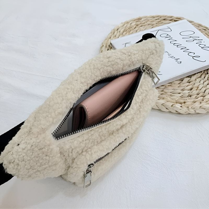 Bauchtasche für Damen im Schafsfell-Look innen