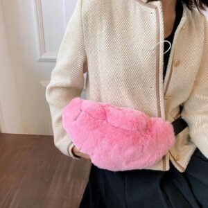 sac banane fourrure rose à la taille