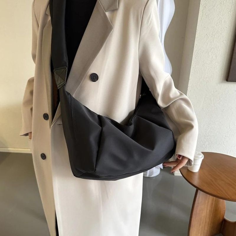 Große, günstige, robuste Bauchtasche für Damen