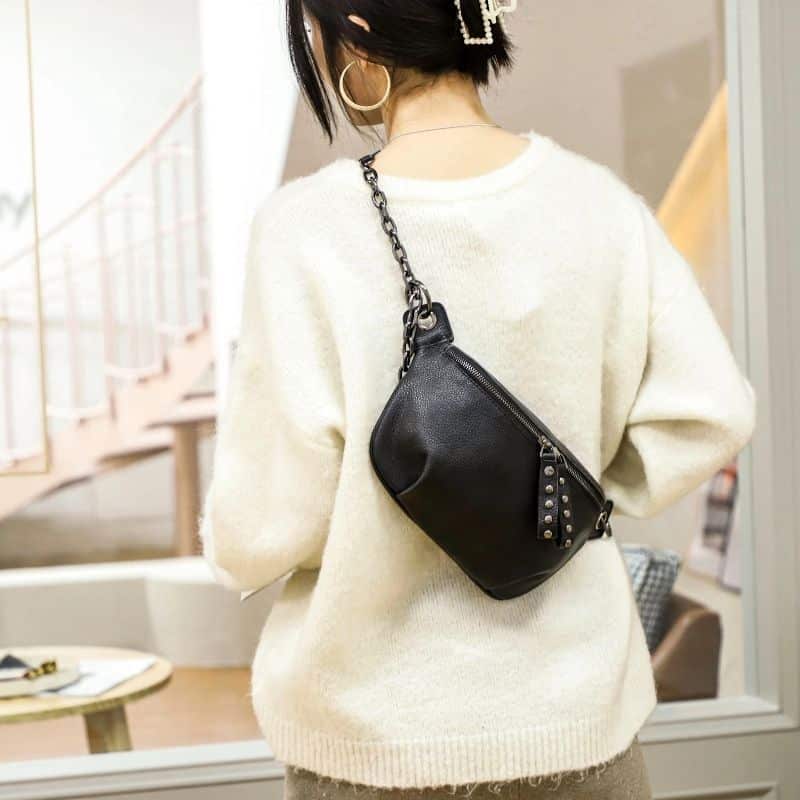 Hübsche schwarze Bauchtasche für Damen