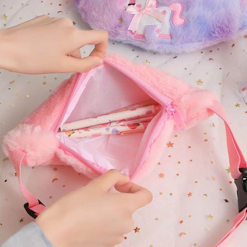 Hübsche rosa Bauchtasche für Mädchen mit Fell