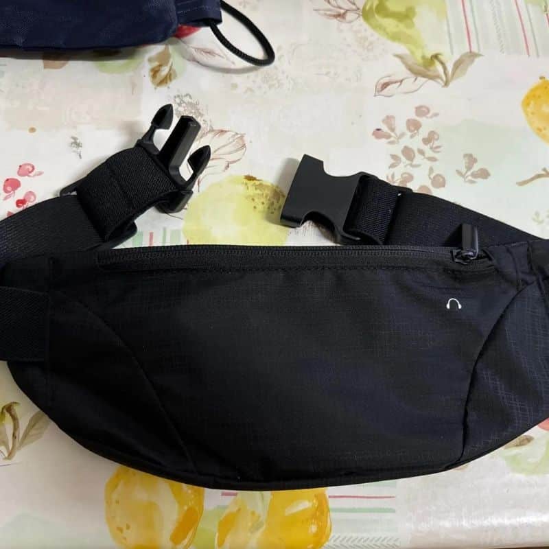 Leichte Sport-Bauchtasche