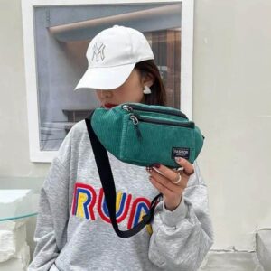 sac banane velours vert présentation
