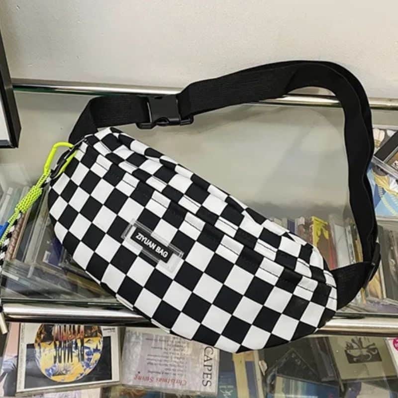 Karierte Bauchtasche von oben