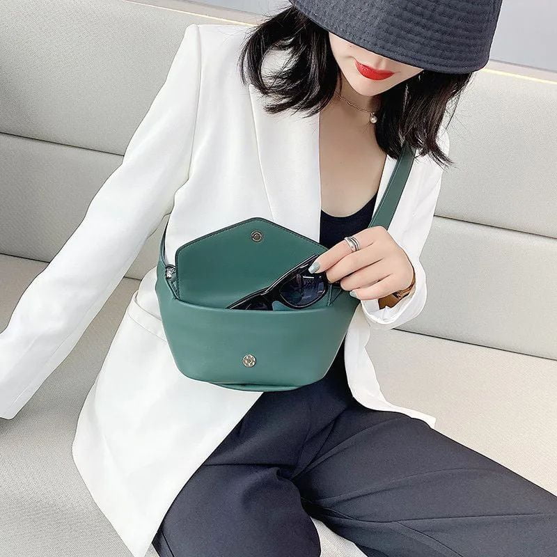 Originelle Bauchtasche für Damen aus Leder
